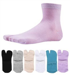 Olahraga Kaus Kaki Dua Jari